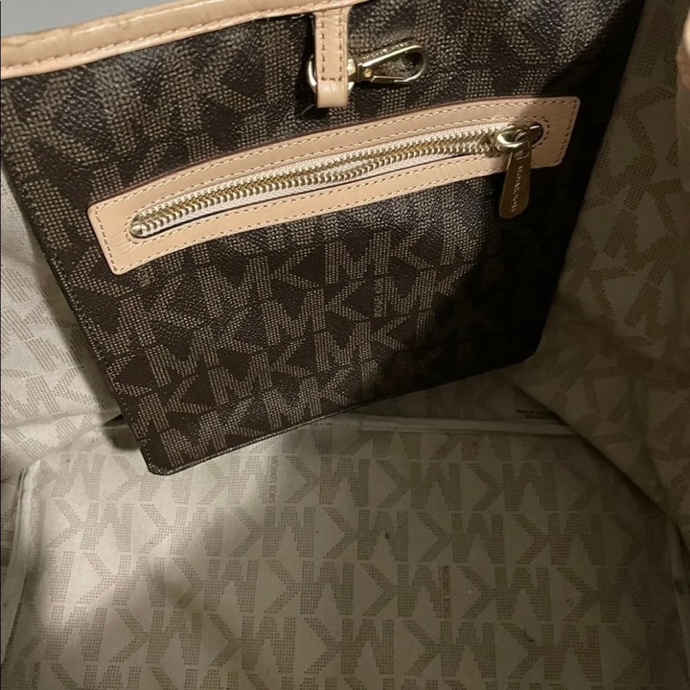 Michael Kors jet set tote bags